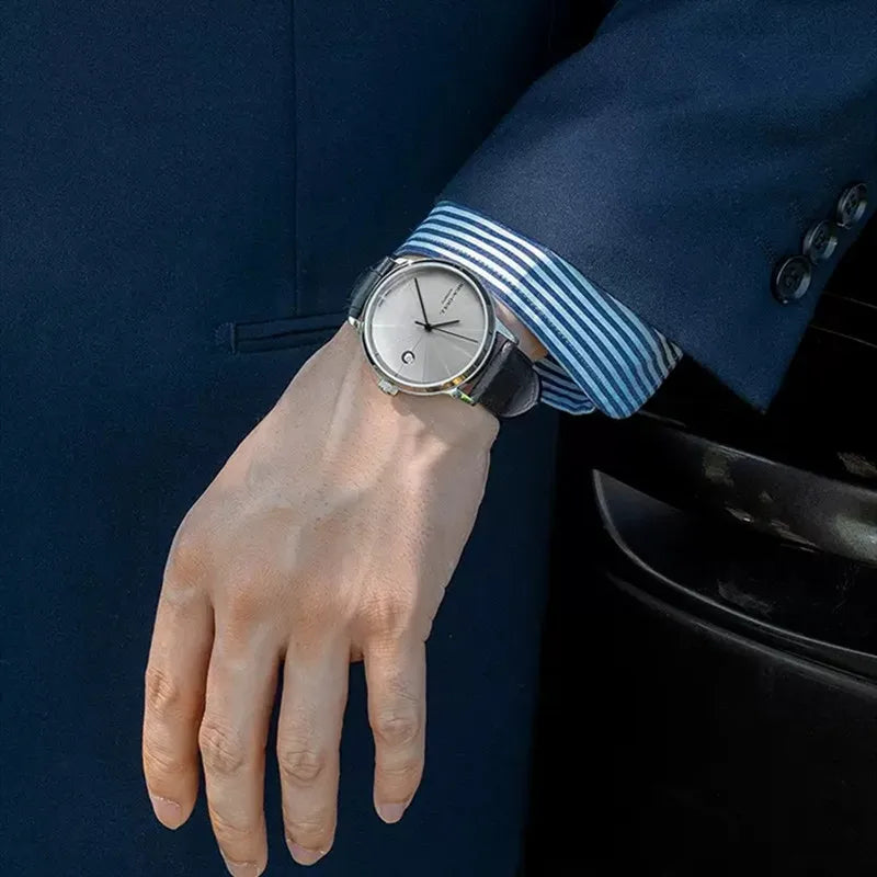 Sea-Gull 819.42.6015 cinza usado no pulso masculino