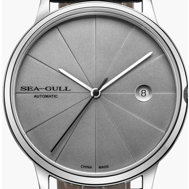 Detalhe do mostrador cinza do Sea-Gull 819.42.6015